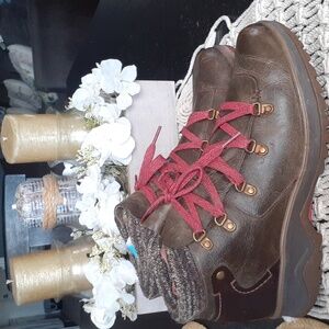 MERREL PERFORMANCE BOOTS FOR WOMEN'S